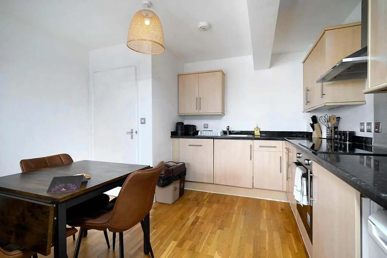 Stylish & Cozy 2-Bedroom Flat With Parking Londýn Velká Británie